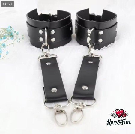 كلبشات جلدية للمعصمين